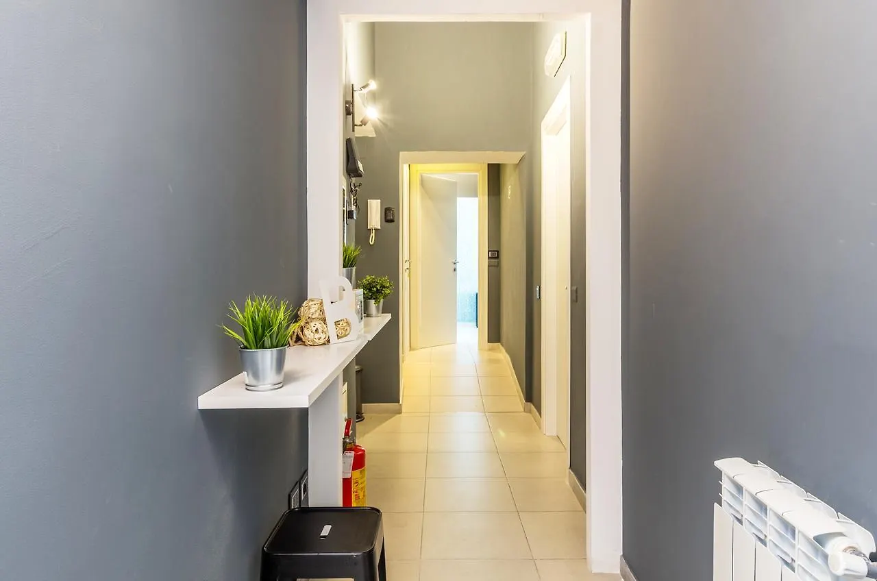 Merulana 139 Suites Rzym 2*,  Włochy